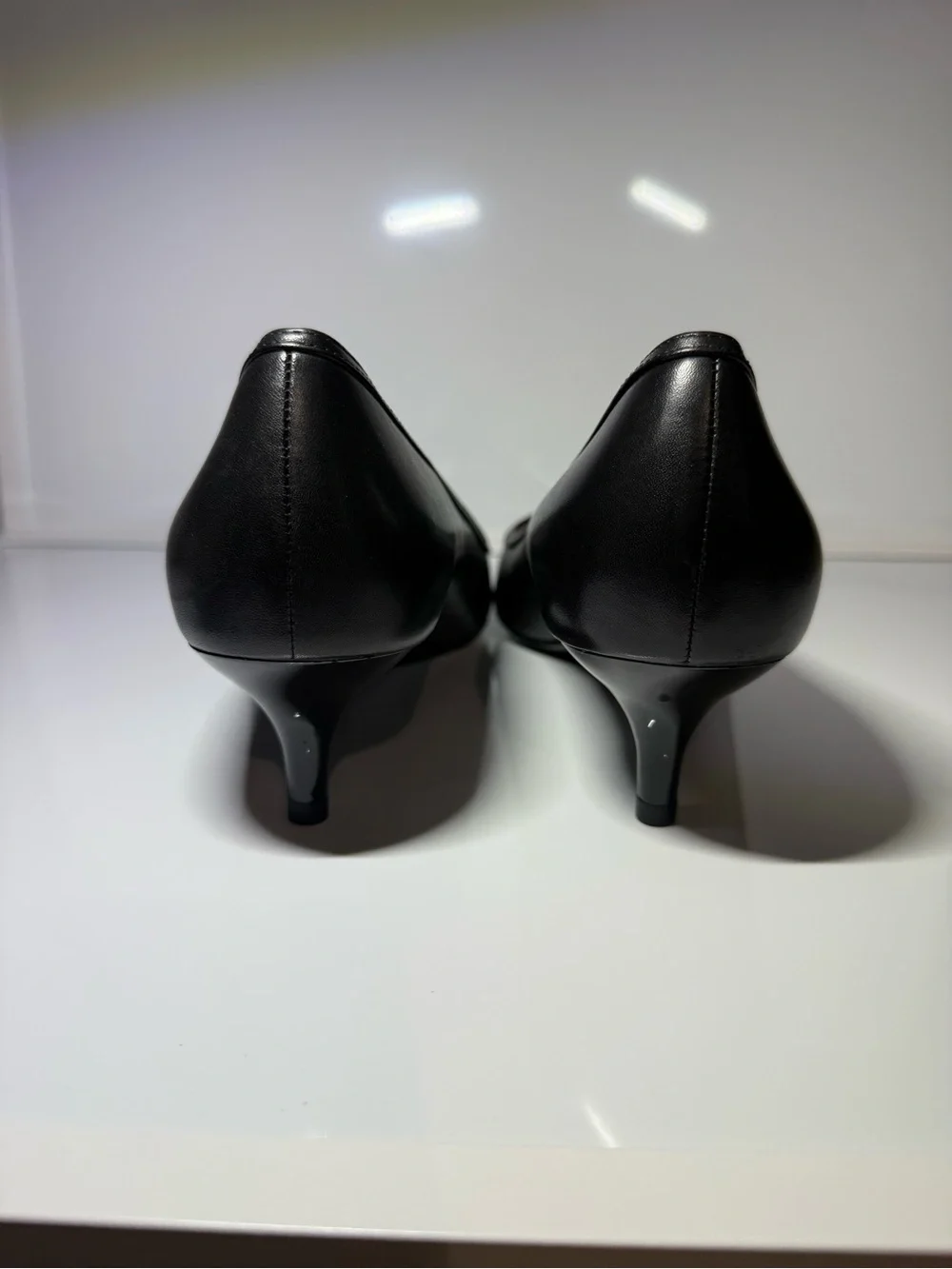 Tory Burch Women's Black Pointed Toe Ballet Flats size 9